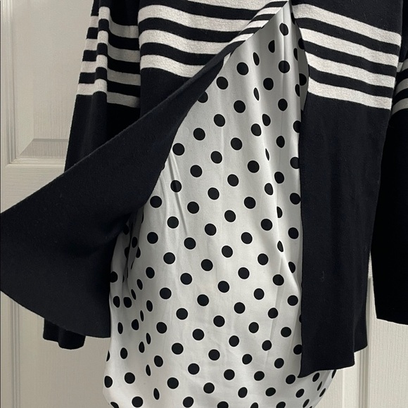 Yest Black Sweater White Striped Sleeves with Open Back & Interior Top SZ 10 - Picture 6 of 14